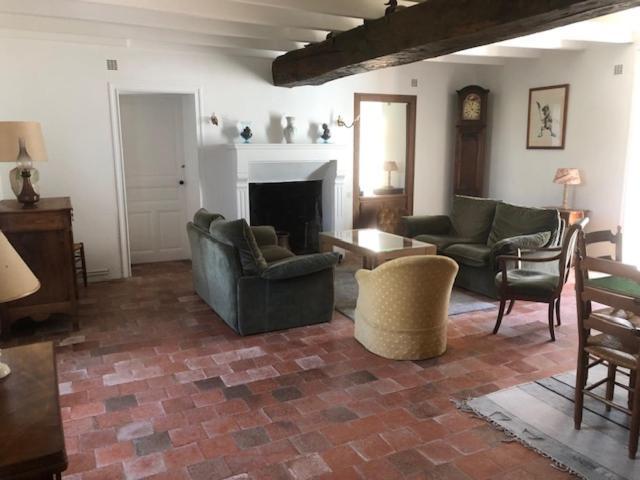 La Vieille Cure, Spa, Wifi A 20 Min Des Plages La Jonchere Luaran gambar